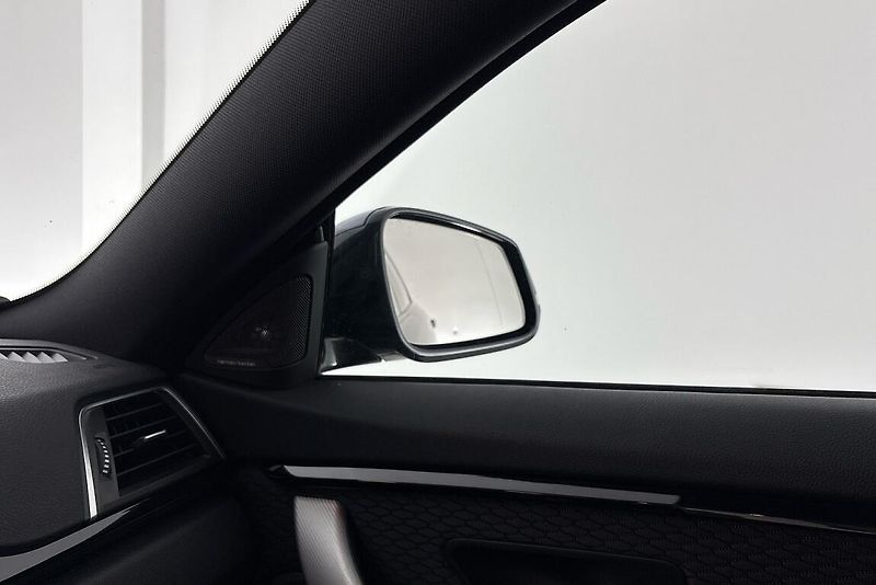 BMW Řada 4 435d xDrive - fotka 17 z 28