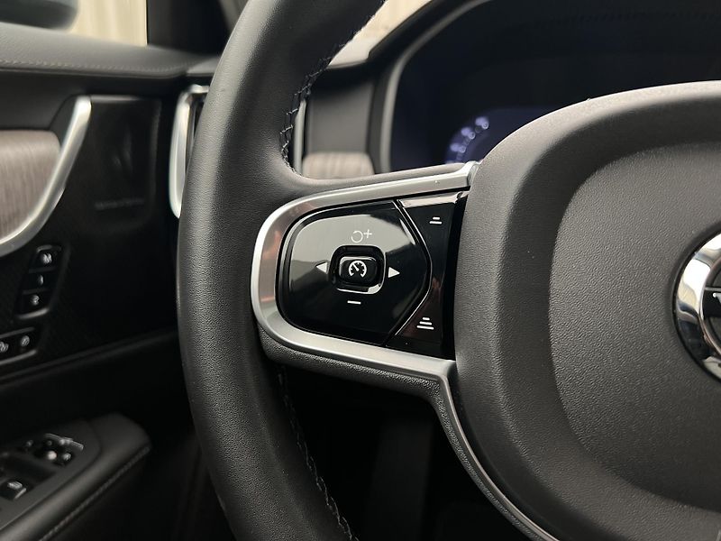 Volvo V90 CC B4 AWD PLUS AUT - fotka 26 z 45