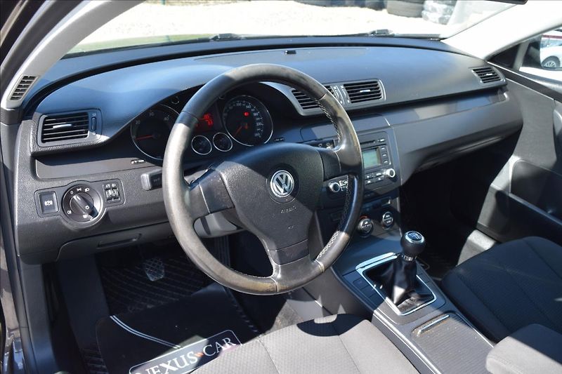 Volkswagen Passat 1,9 TDI 77KW KLIMA 1XMAJITEL - fotka 14 z 46