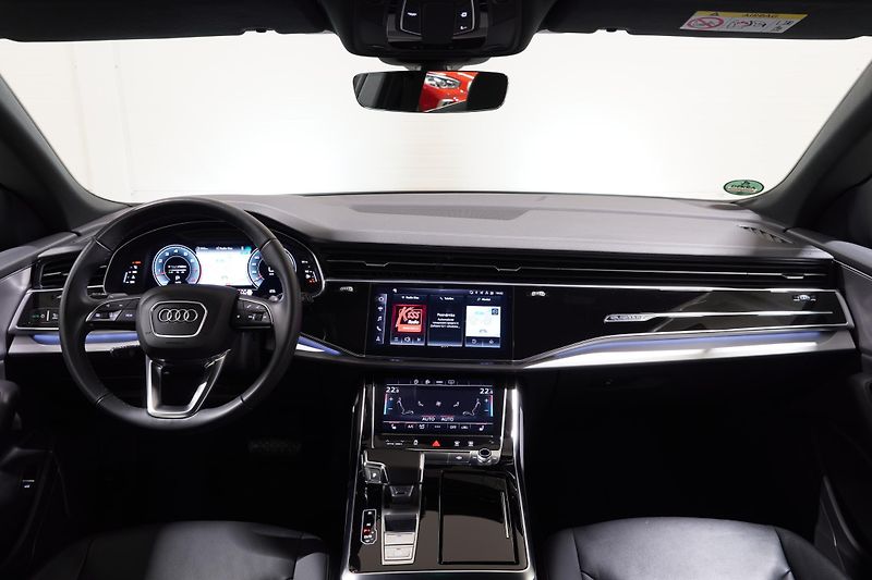 Audi Q8 55 TFSI,ČR,DPH,ZÁRUKA 2028 - fotka 18 z 33