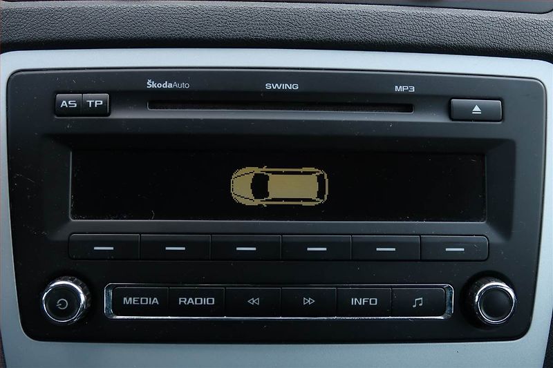 Škoda Octavia (2010) 1.6 TDI, Tempomat - fotka 11 z 12
