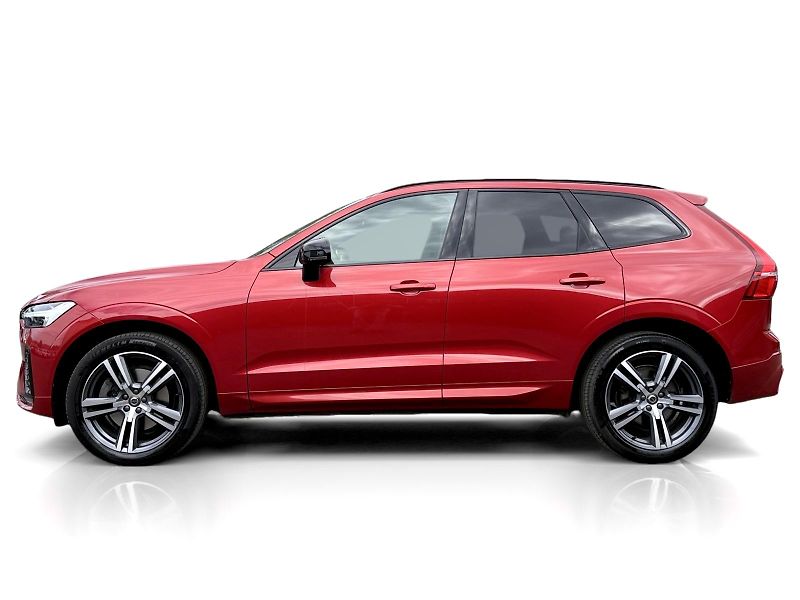Volvo XC60 B5 AWD (benzín) // REZERVACE - fotka 2 z 48