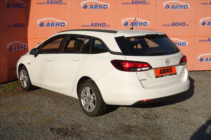 Opel Astra 1,6 CDTi 81KW, ČR, 1 MAJITEL. - fotka 5 z 33