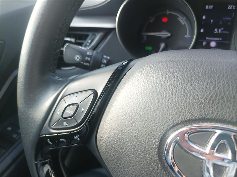 Toyota C-HR 1,8 Comfort - fotka 13 z 20