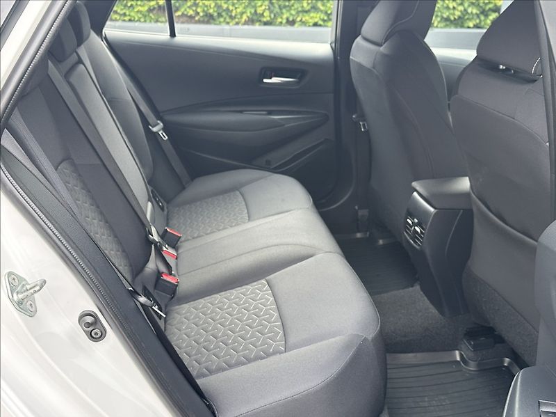Toyota Corolla 1,2 Turbo 115PS  TS Comfort - fotka 19 z 53