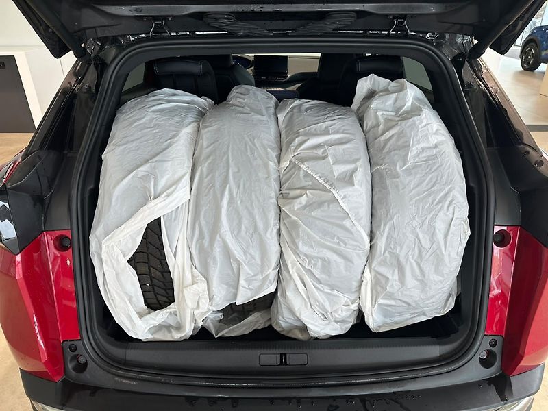 Peugeot 3008 (2023) 1.2PureTech,AllurePack130HP,ČR - fotka 20 z 20