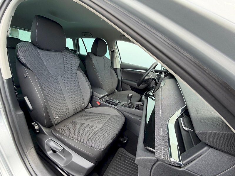 Škoda Octavia (2022) Combi 1.5 TSI 110kW Style Plus - fotka 31 z 35