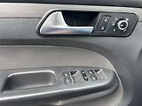 Volkswagen Touran (2013) 2.0TDI, 103kW. DSG, 7míst - náhled 15