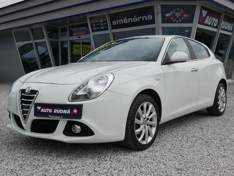 Alfa Romeo Giulietta 1,4T 120PS ČR - fotka 1 z 32