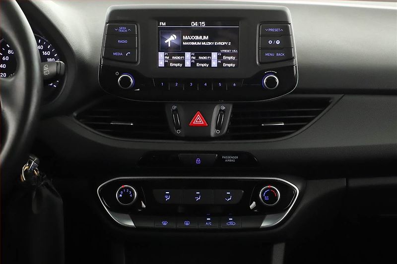 Hyundai i30 (2017) 1.0 T-GDI, Serv.kniha - fotka 9 z 16