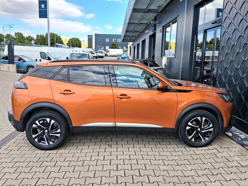 Peugeot 2008 ALLURE 1.5 BlueHDi 96 kW - fotka 9 z 24