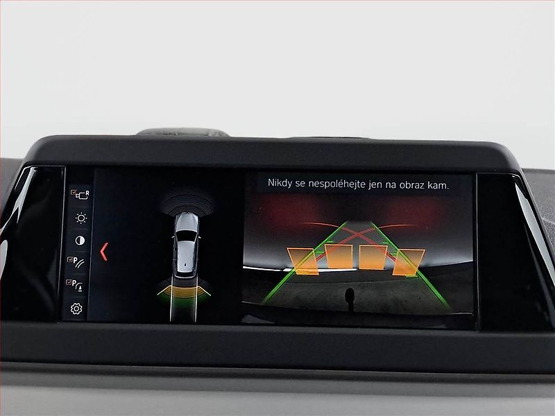BMW Řada 5 (2017) 520d, Automat, Kůže, Navi - fotka 17 z 26