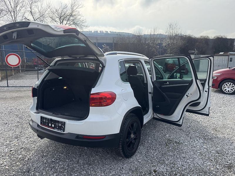 Volkswagen Tiguan 1.4TSi. Rezervace  - fotka 17 z 67