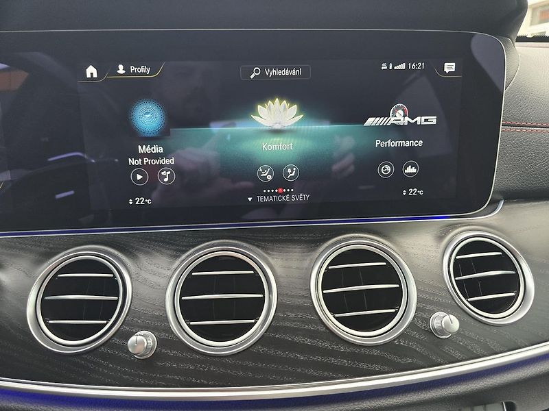 Mercedes-Benz Třídy E E53 AMG 4MATIC+ 360°CAM PANOR. - fotka 53 z 65