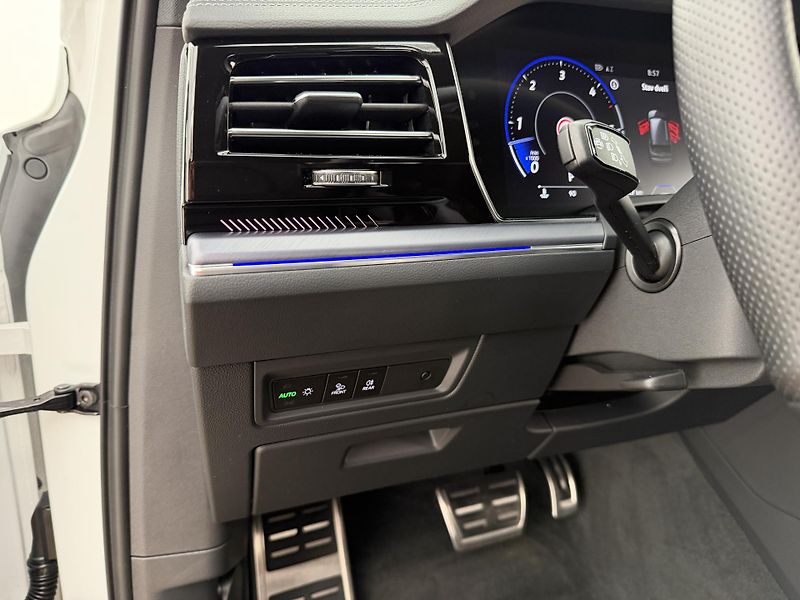 Volkswagen Touareg 3.0Tdi*1-MAJ*DPH*R-LINE*HUD* - fotka 9 z 49