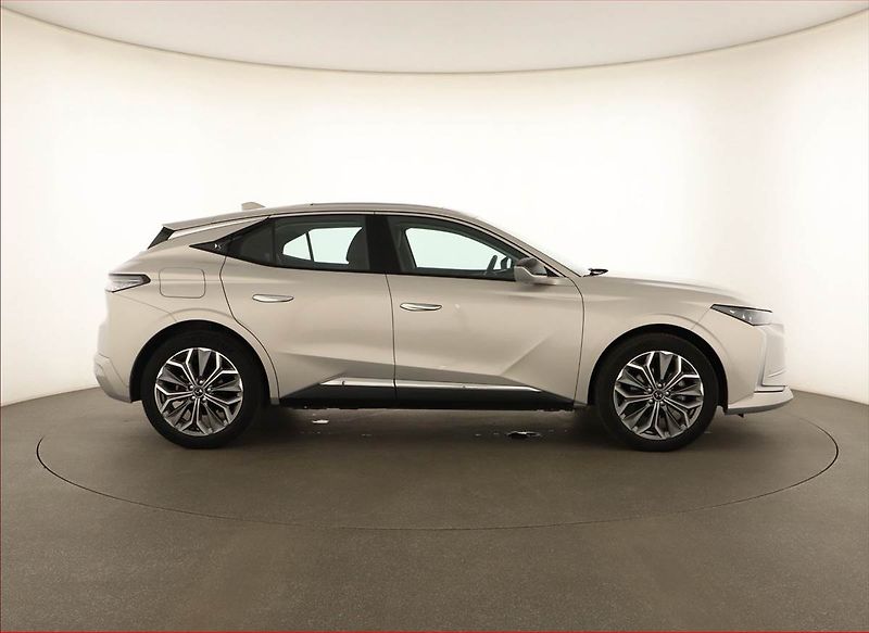 DS Automobiles DS4 (2023) 1.5 BlueHDi - fotka 6 z 19