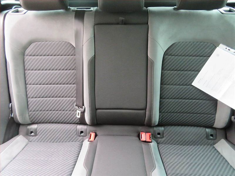 Volkswagen Golf (2019) R-Line 1.6 TDI, Automat - fotka 10 z 17