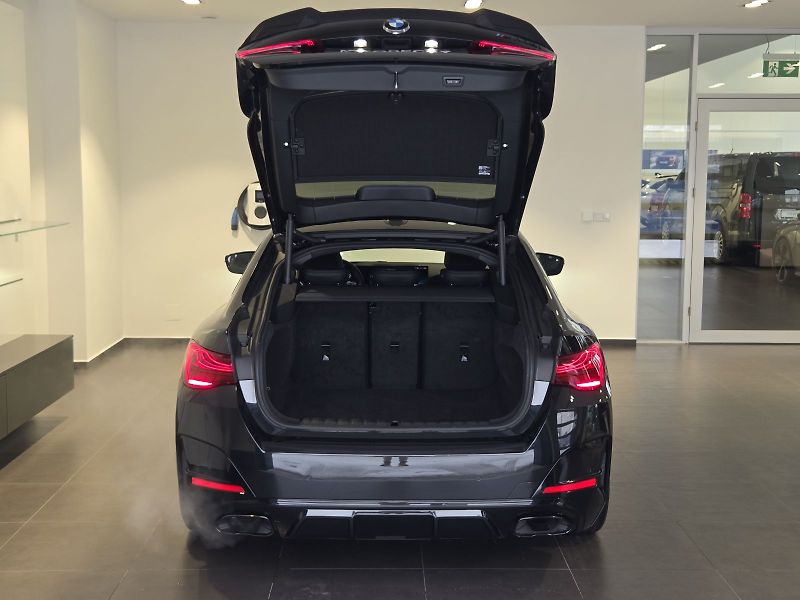 BMW Řada 4 (2025) M440i xDrive GranCoupé M Perfo - fotka 9 z 16
