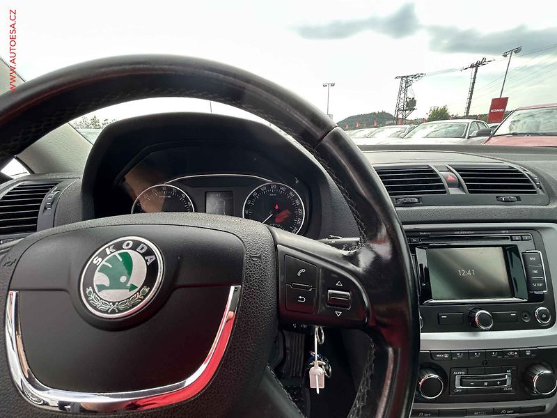 Škoda Octavia (2012) 1.6 TDi, 2.maj,ČR, servis - fotka 19 z 19
