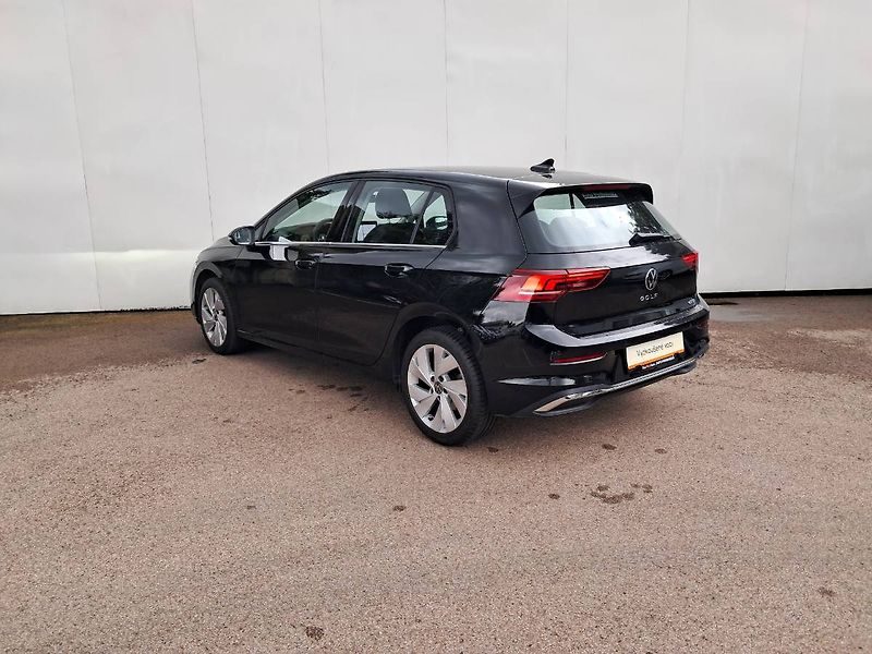 Volkswagen Golf (2024) STYLE 1.5 E-TSI / 85 kW DSG7 M - fotka 24 z 26
