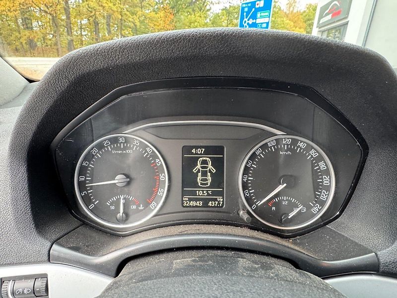 Škoda Octavia (2010) 1.6 TDi, odpočet DPH - fotka 18 z 32