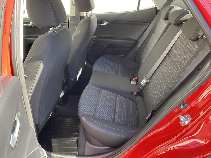 Kia Stonic (2018) 1.4 CVVT, 2.maj,ČR, Navi - fotka 10 z 19