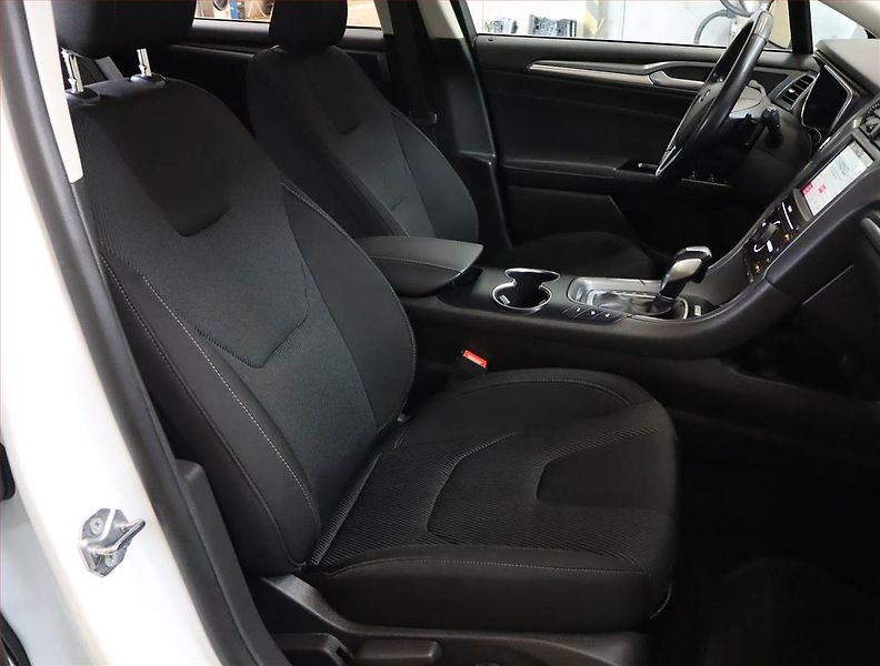 Ford Mondeo (2018) Trend 2.0 TDCI, Automat - fotka 9 z 24