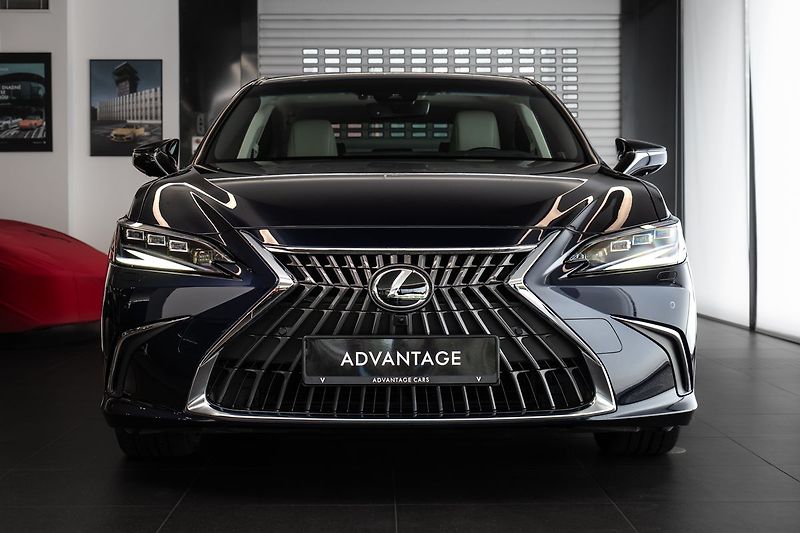 Lexus ES 300 H/MarkLevinson/360/Vyhřívaná/V - fotka 2 z 28