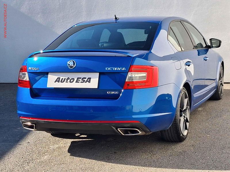 Škoda Octavia (2015) 2.0 TSi, RS, TZ, park.asist - fotka 4 z 20