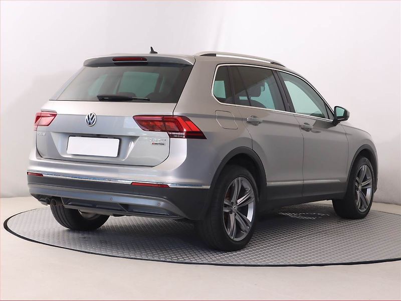 Volkswagen Tiguan (2018) Highline 2.0 TDI - fotka 5 z 23