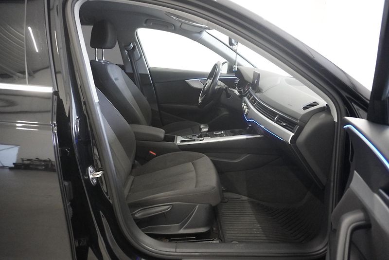 Audi A4 2.0TFSi 140 kW - fotka 25 z 31