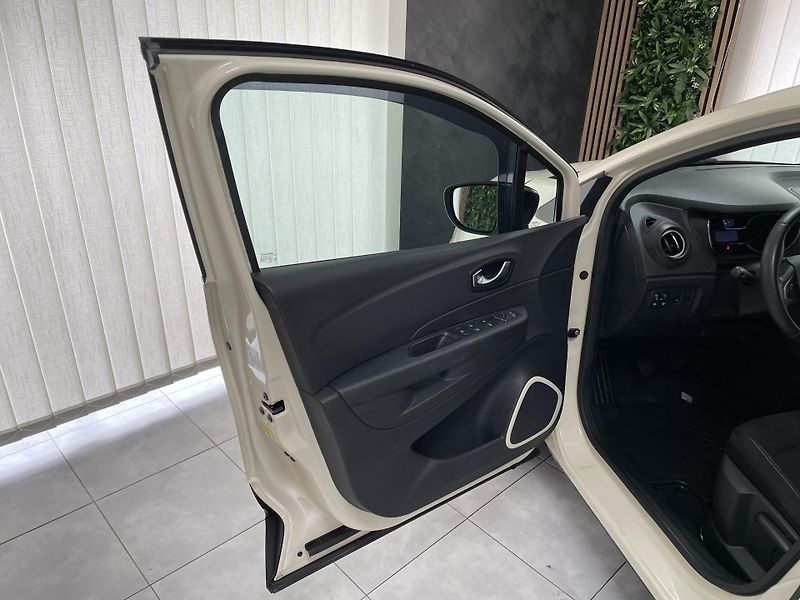 Renault Captur 1.2 TCe ČR 1.MAJ.NAVI  - fotka 17 z 25