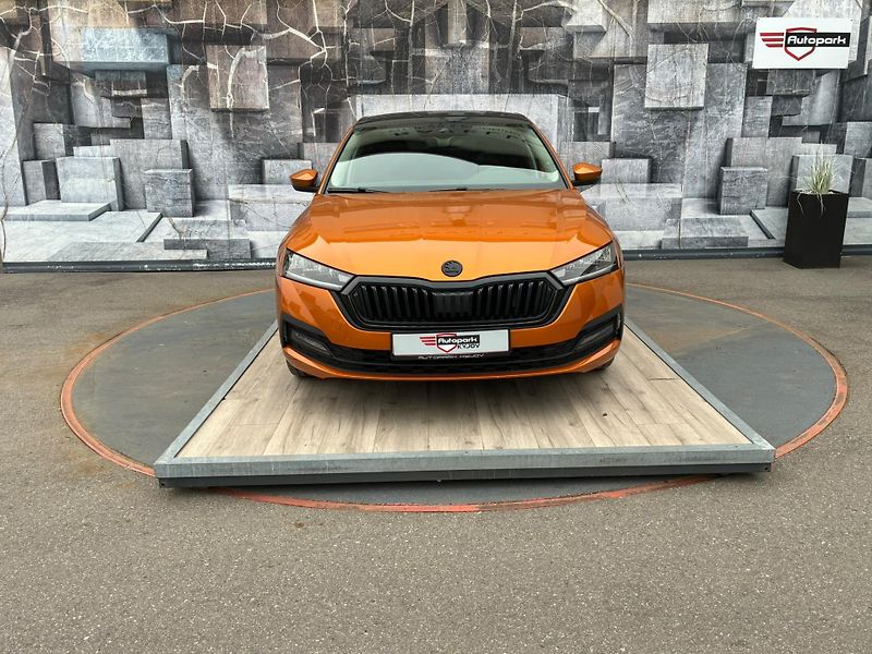 Škoda Octavia (2022) 1.5TSi,110KW,VYHŘ.SEDADLA,TEMP - fotka 2 z 21