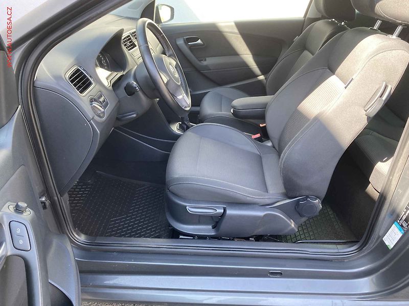 Volkswagen Polo (2010) 1.4 i, Team - fotka 9 z 18