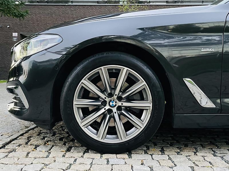BMW Řada 5 520D AUT KAMERA SERVISKA - fotka 46 z 48