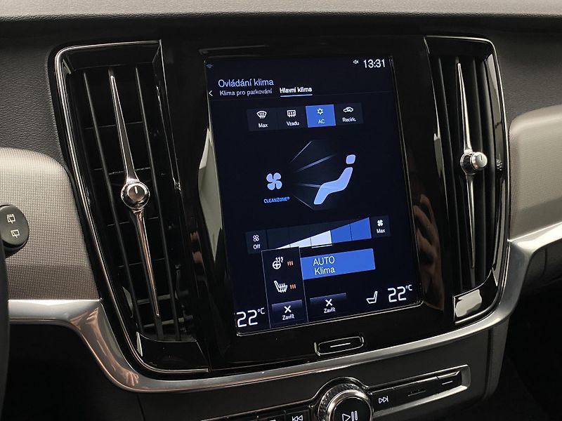 Volvo V90 B4 MOMENTUM AUT  - fotka 39 z 45