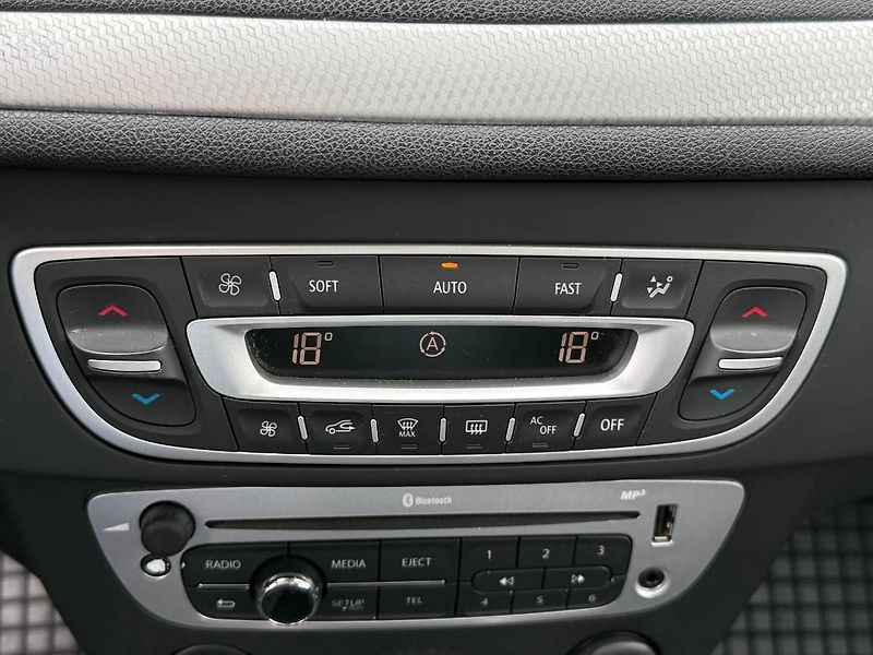 Renault Mégane (2013) 1.6 16V 81 kW Limited - fotka 12 z 20