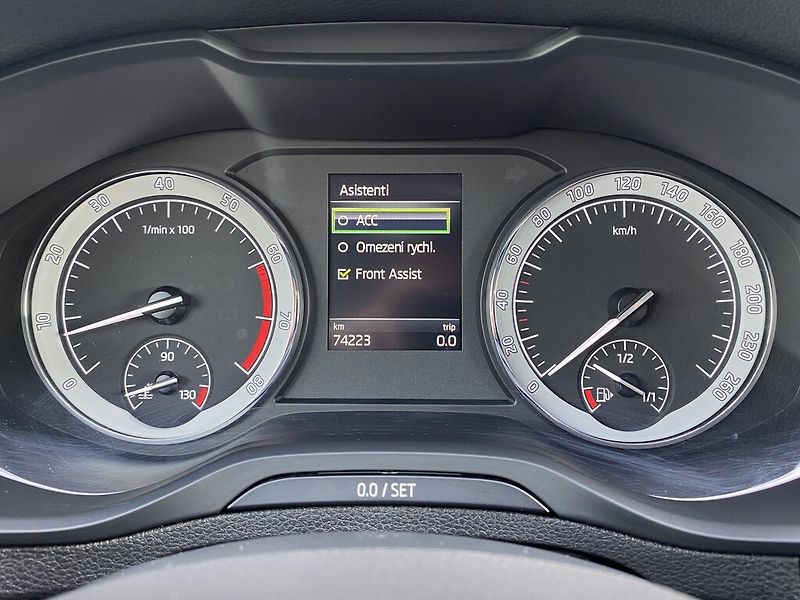 Škoda Karoq 1,5 TSI 110 kW Style - fotka 9 z 28