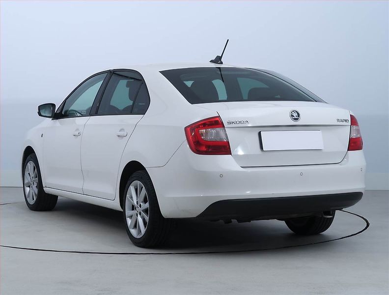 Škoda Rapid (2013) Ambition 1.6 TDI, Serv.kniha - fotka 4 z 17