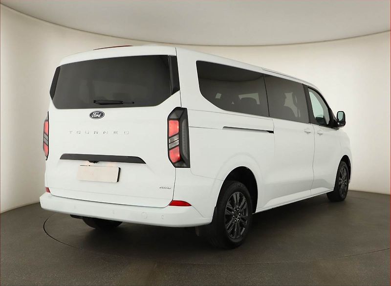 Ford Tourneo Custom (2024) Titanium 2.0 EcoBlue AWD, ČR - fotka 5 z 19