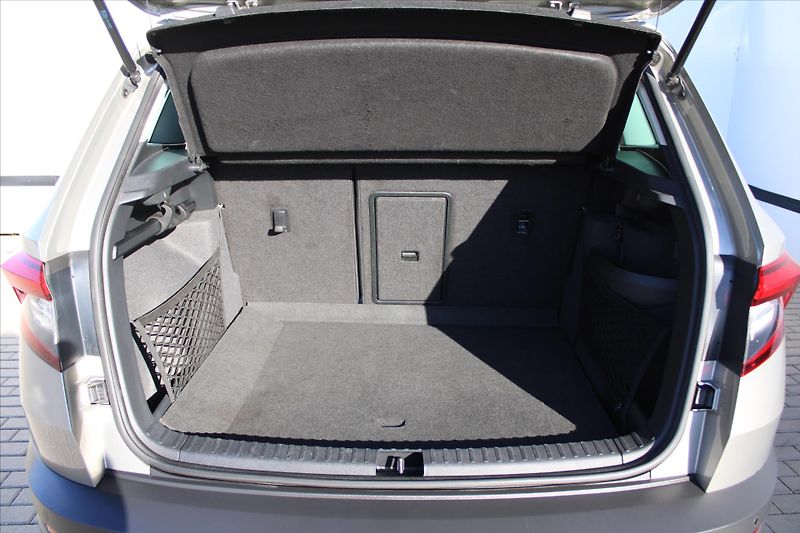 Škoda Karoq 1.6 TDI 85kW AMBITION DPH ČR - fotka 11 z 22