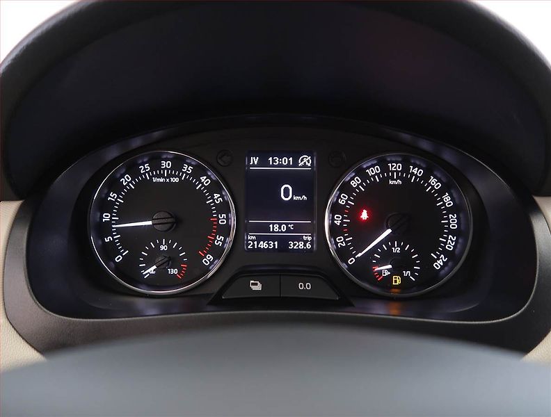 Škoda Rapid (2013) Ambition 1.6 TDI, Navi - fotka 11 z 17