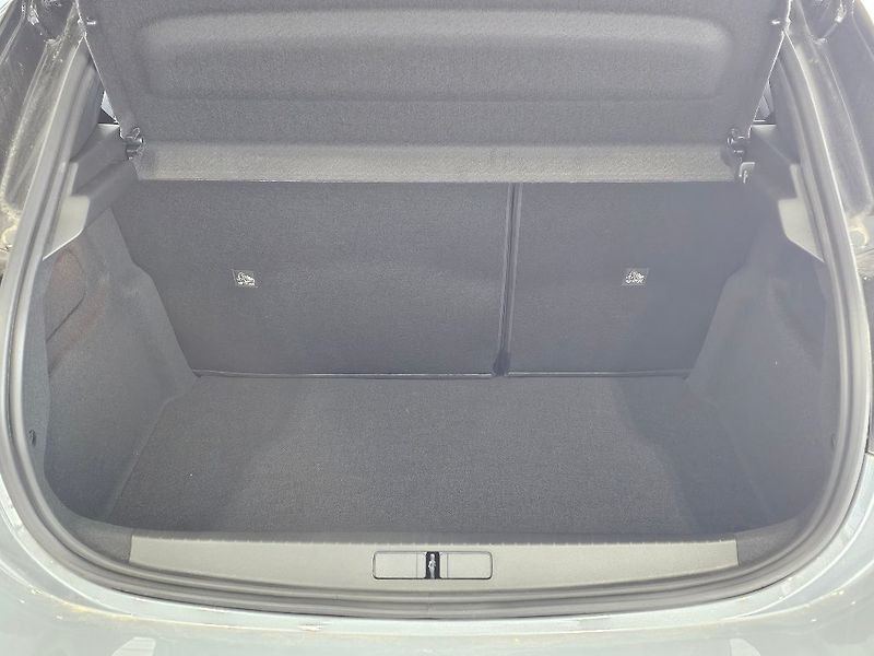 Opel Corsa Electric GS 156 k - fotka 23 z 28