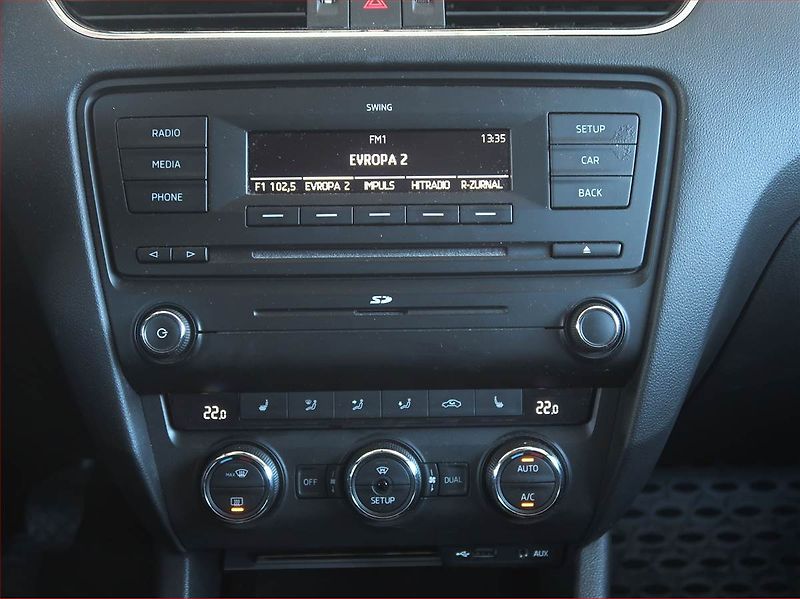 Škoda Octavia (2013) 1.8 TSI, Tempomat - fotka 12 z 17