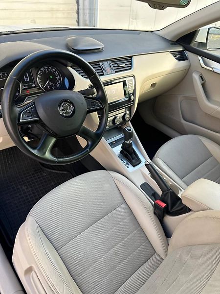 Škoda Octavia (2014) 2.0 TDI 110 KW DSG ACC TAZNE - fotka 8 z 37