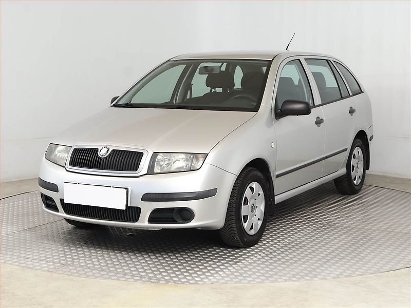 Škoda Fabia (2004) 1.2 12V, nová STK, Tažné - fotka 2 z 12