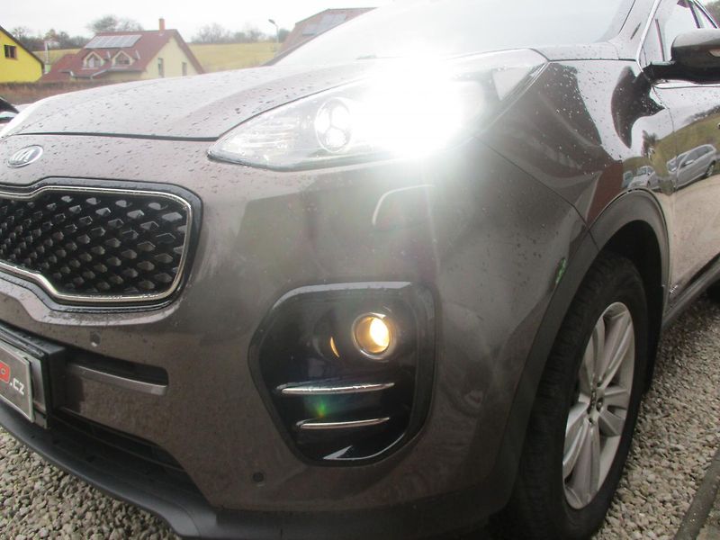 Kia Sportage 2.0 CRDi 4x4 ČR - fotka 27 z 32
