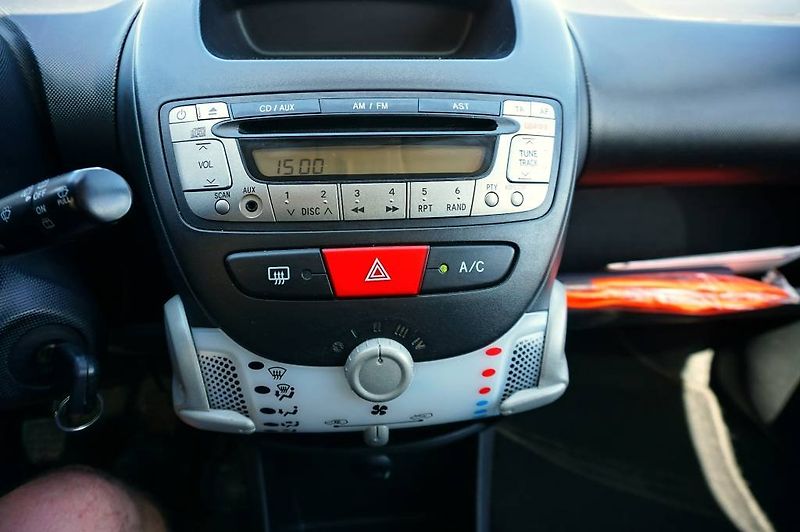 Citroën C1 (2013) TENDENCE 1,0i 50 kW - fotka 29 z 39