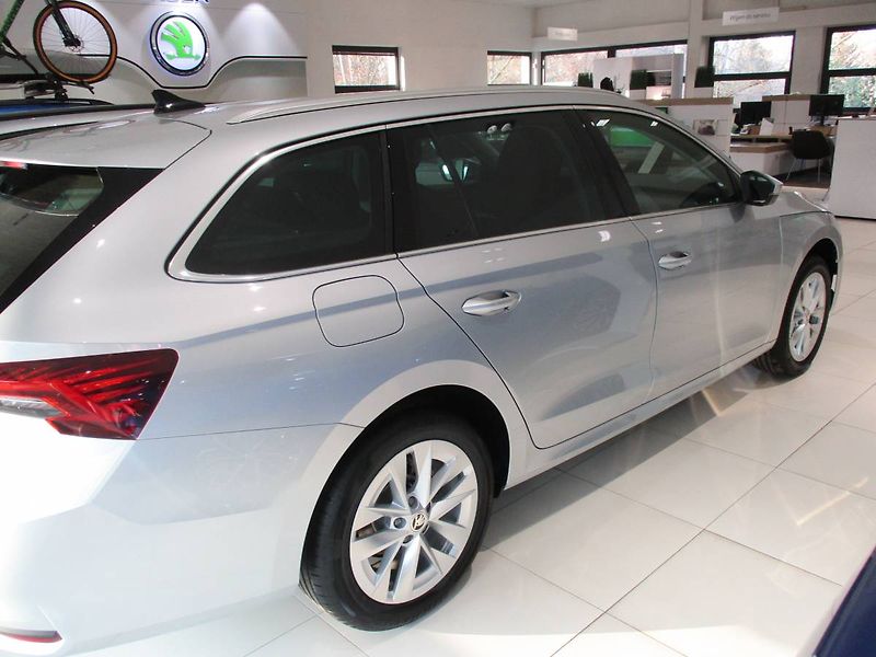 Škoda Octavia Combi Top Selection 2,0 TDI/11 - fotka 4 z 18