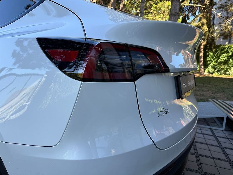Tesla Model Y Long Range AWD záruka - fotka 8 z 40